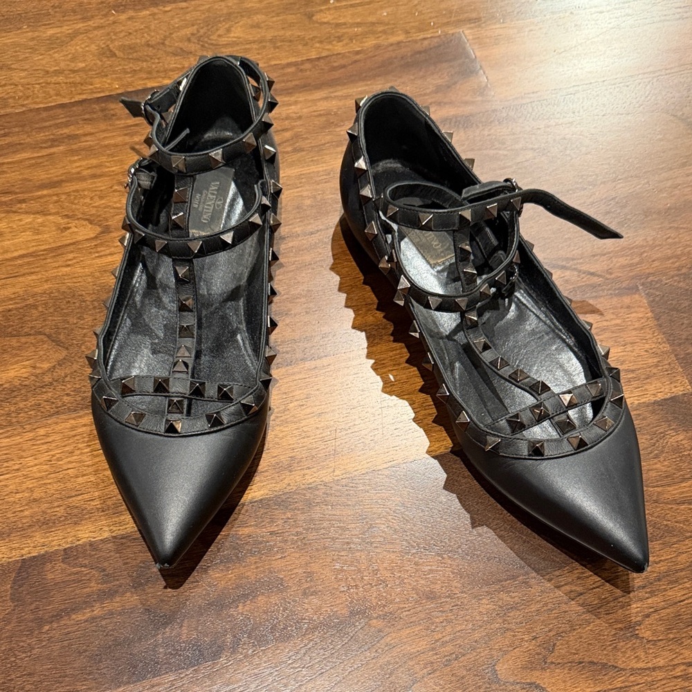 VALENTINO Black Studded Women's Shoes